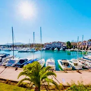 https://petit-cocon-magnifique-vue-sur-marina-dans-le-golfe-de.fr-provencehotel.com