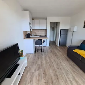 https://studio-le-dolce-vita-frjus-plage.fr-provencehotel.com