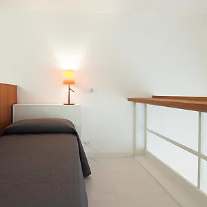 https://desuite-lofts-milan.italymilanhotels.net
